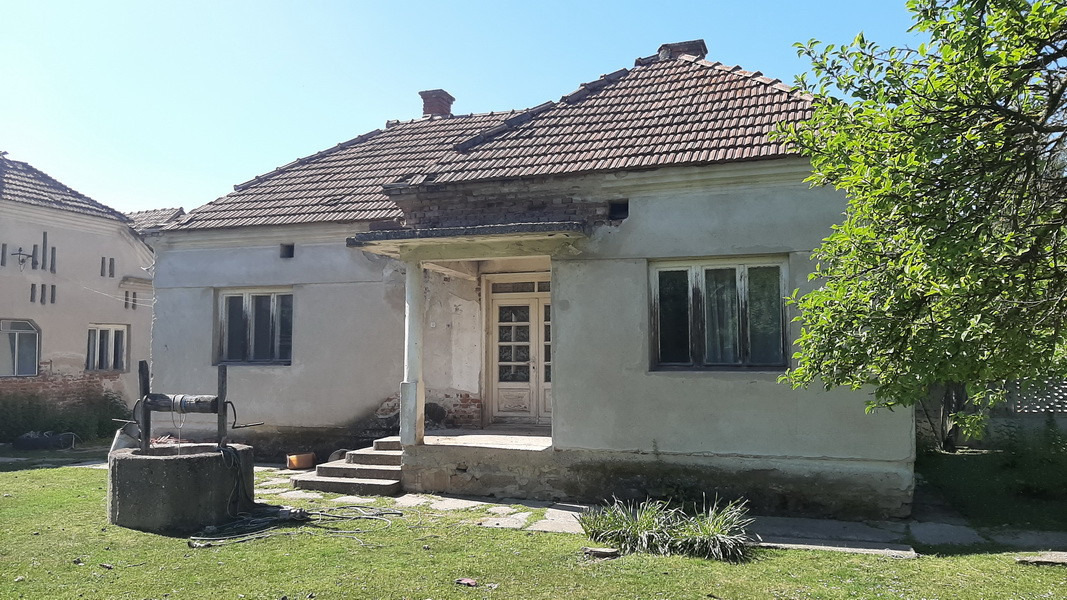 This house was sold on a good plot; it was inexpensive, but it was not in the most convenient location in Serbia.